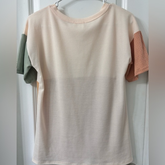 💙💙POSH PARTY HOST PICK💙💙NWOT BiBi Boutique Shirt Color Block & Pocket Size S/M - Picture 12 of 13